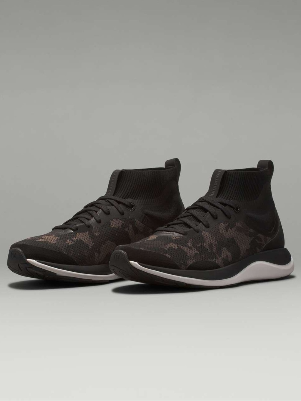 Lululemon New Year Chargefeel Mid Womens Workout Shoe - 8
Black /Grey/Anchor